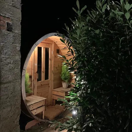 Boutique - Sauna And Jacuzzi - El Clandestino * Érezée