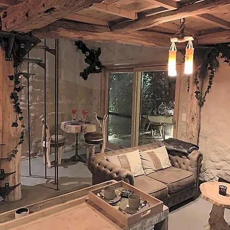 Boutique - Sauna And Jacuzzi - El Clandestino אכסניה ארזי